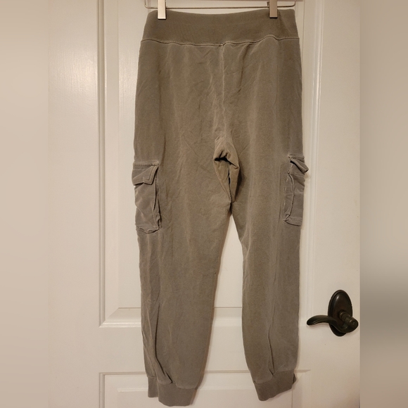 ALO yoga cargo sweatpants Small - Picture 8 of 9